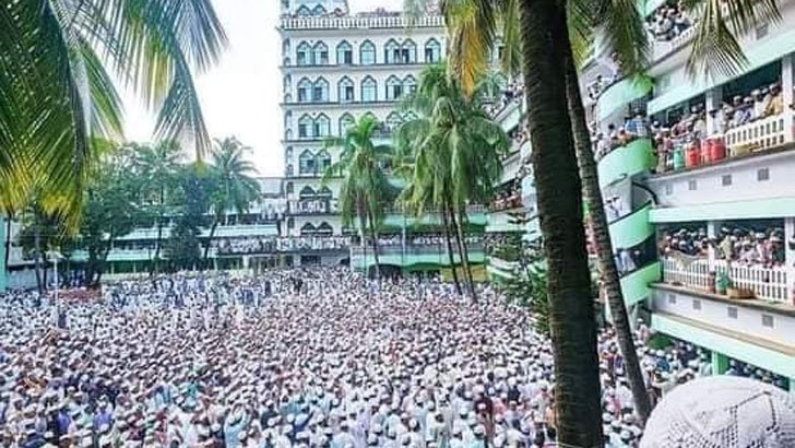 এ যেন মানুষের মহাসমুদ্র